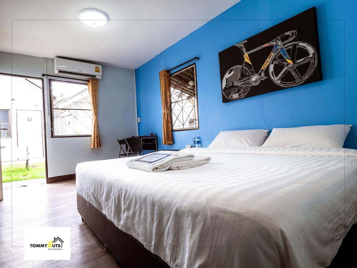 Tommy Huts Hotel Chiang Mai Bagian luar foto