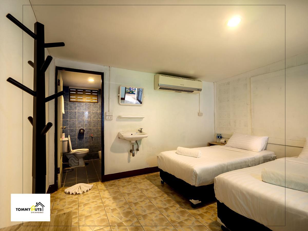 Tommy Huts Hotel Chiang Mai Bagian luar foto
