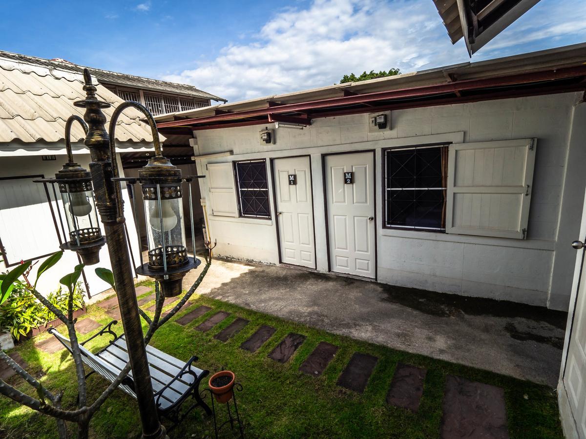 Tommy Huts Hotel Chiang Mai Bagian luar foto