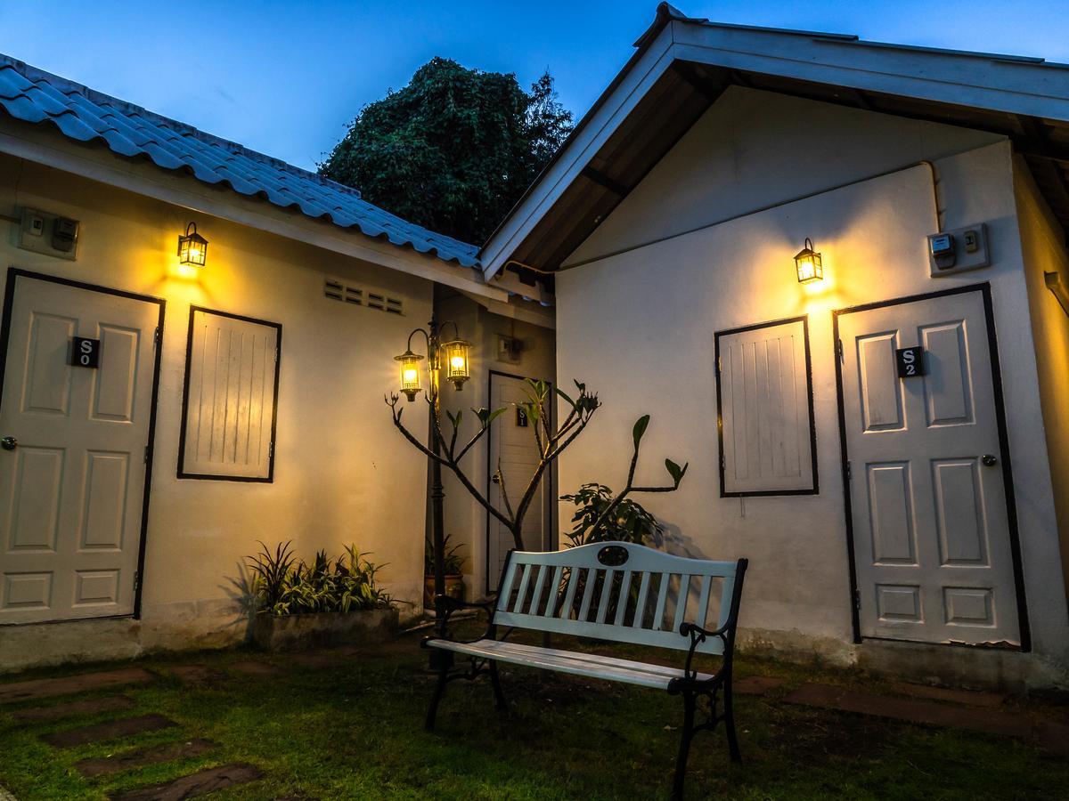 Tommy Huts Hotel Chiang Mai Bagian luar foto